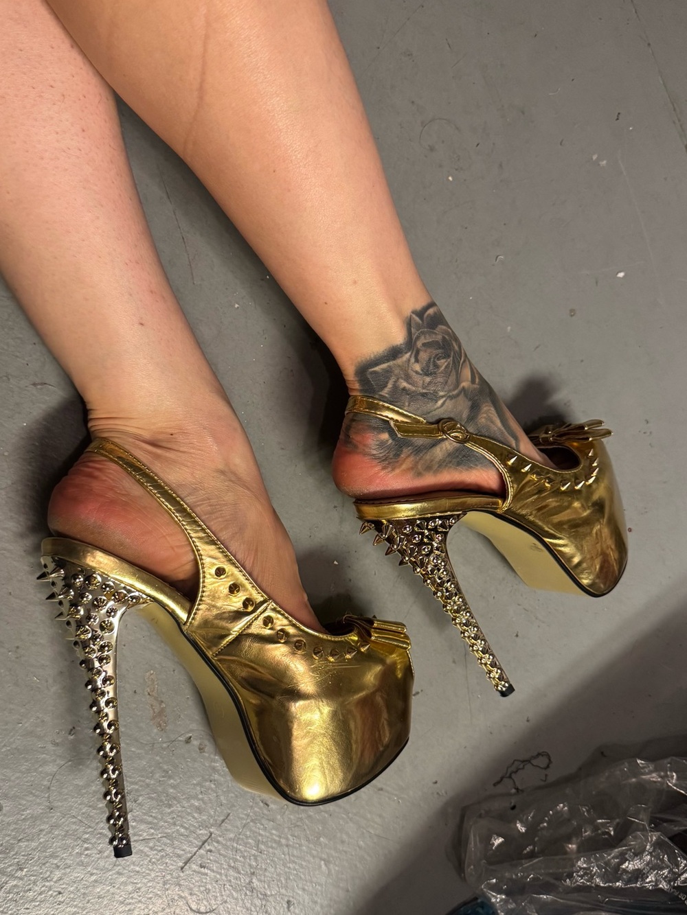 Gold Studded Spiked Stiletto Slingback Heels US 8 - Picture 3 of 10